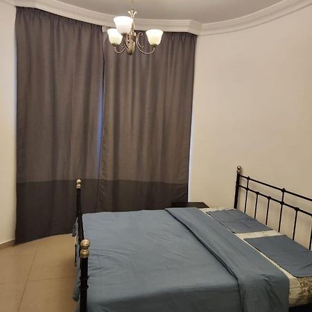 Furnished Studio Apartment Near Business Bay Metro Station Dubai Exterior photo