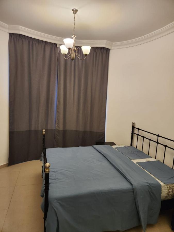 Furnished Studio Apartment Near Business Bay Metro Station Dubai Exterior photo