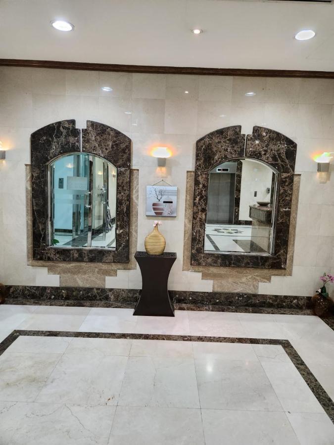 Furnished Studio Apartment Near Business Bay Metro Station Dubai Exterior photo