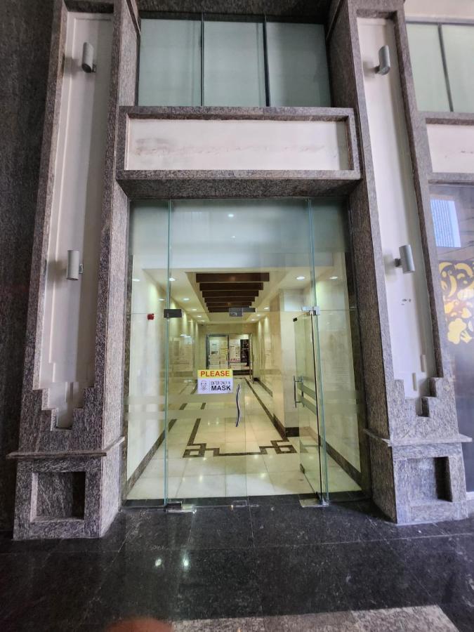 Furnished Studio Apartment Near Business Bay Metro Station Dubai Exterior photo